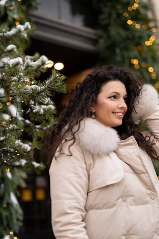 Winter portrait — outdoor Christmas session in Kraków