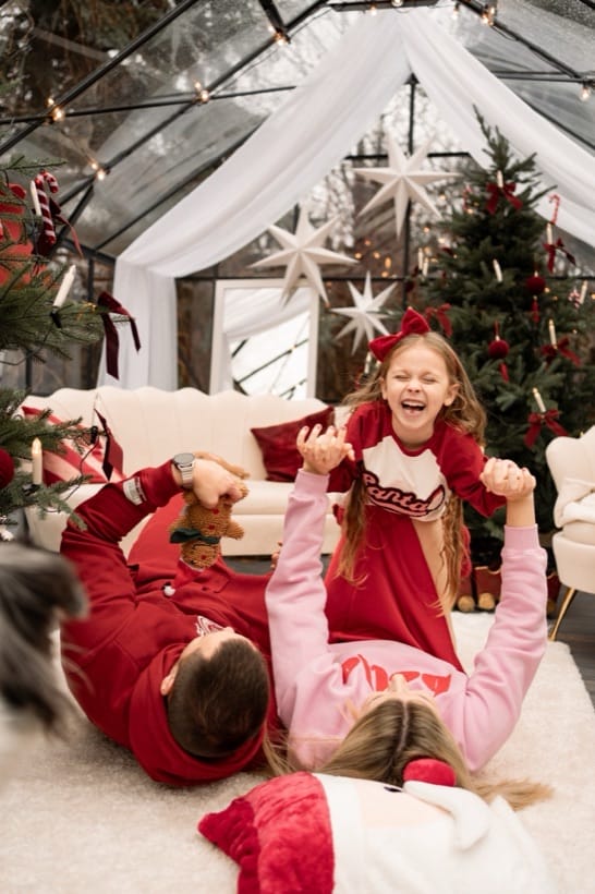 Family Christmas session in a greenhouse